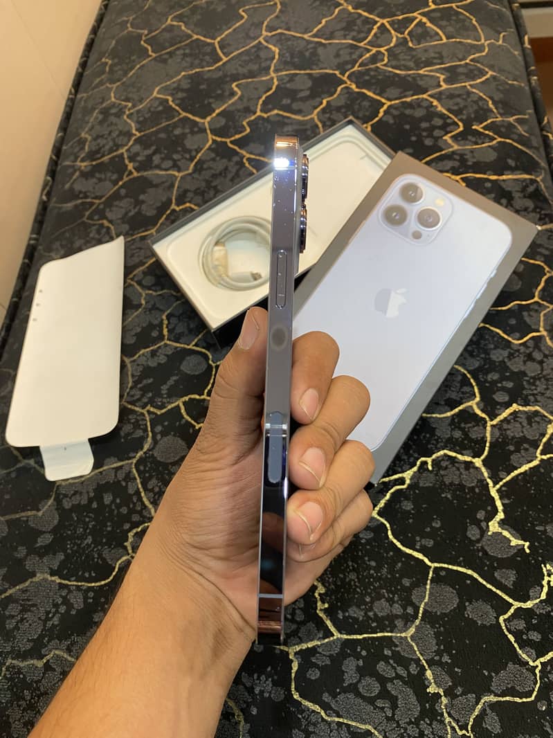 Apple iPhone 13 Pro Max 4