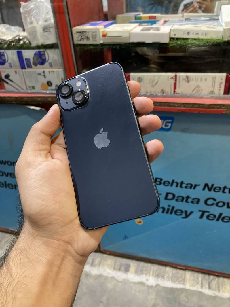 Apple iPhone 13 0