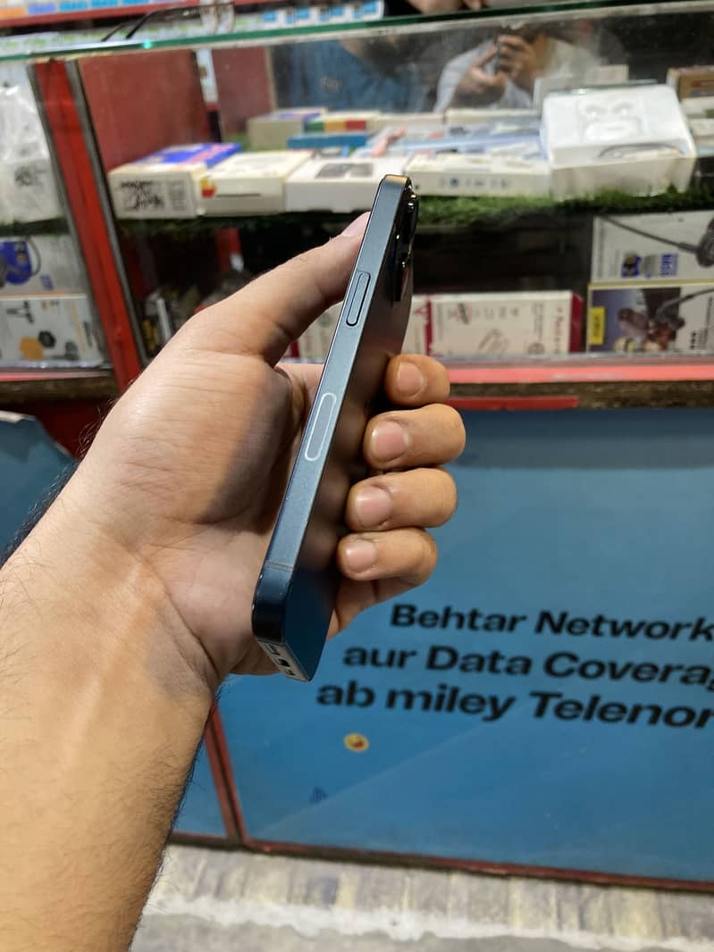 Apple iPhone 13 1