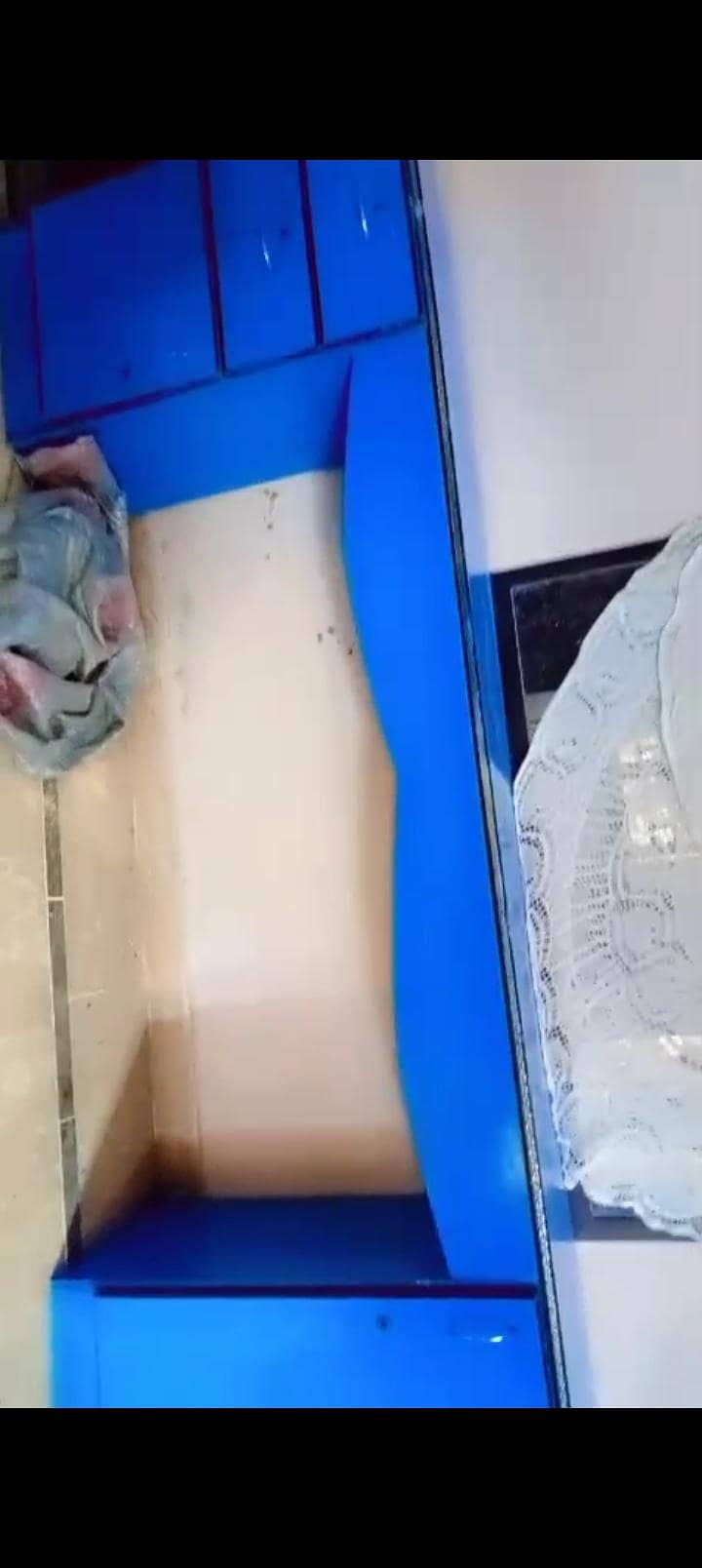 بیوٹی پارلر کی فرنٹ ٹیبل 1
