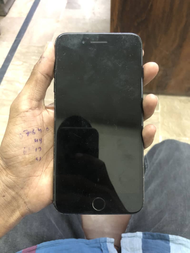 Apple iPhone 7 Plus 1