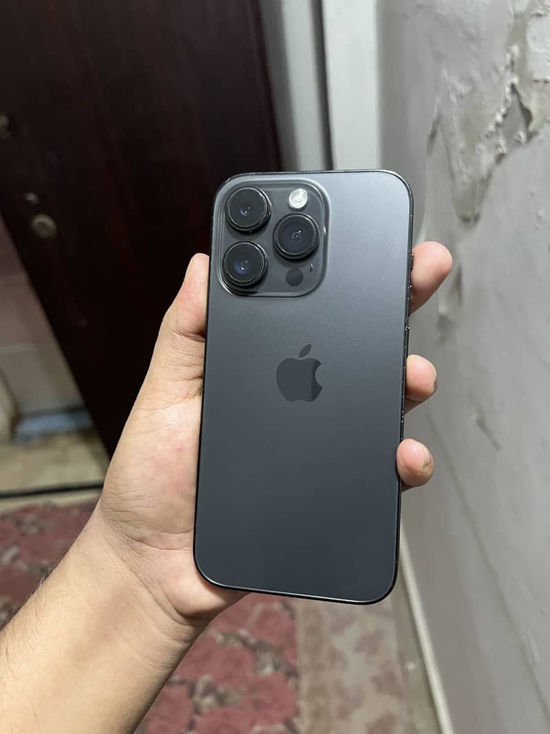 Apple iPhone 14 Pro 0