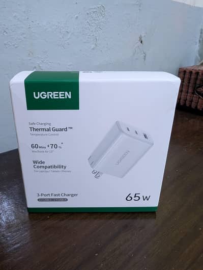 UGREEN 65W Fast Charger, 3-Port Type