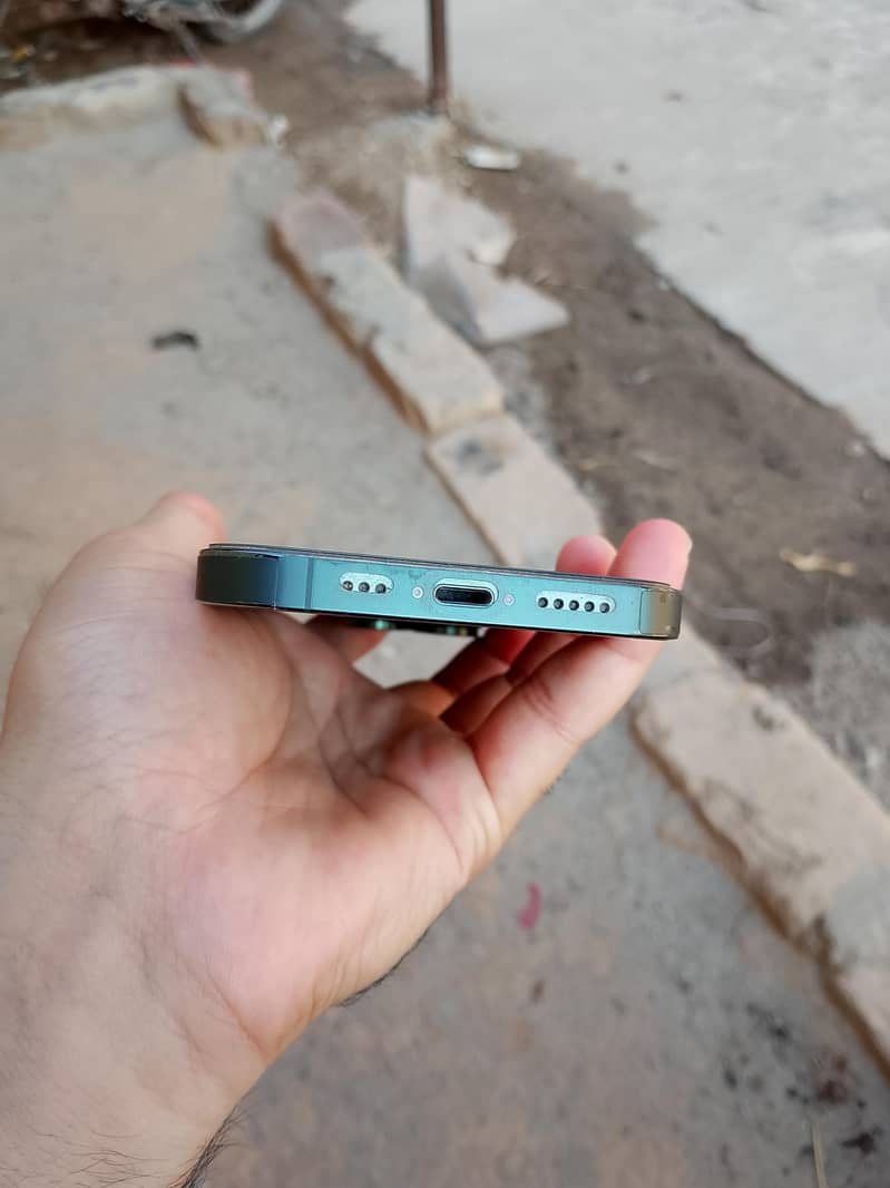 Apple iPhone 13 Pro JV 3