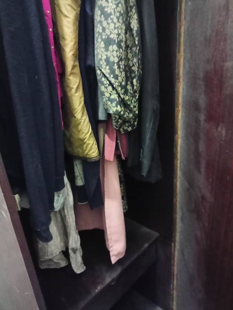 3 door wardrobe 1