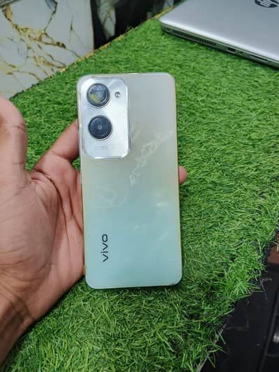 Vivo Y18