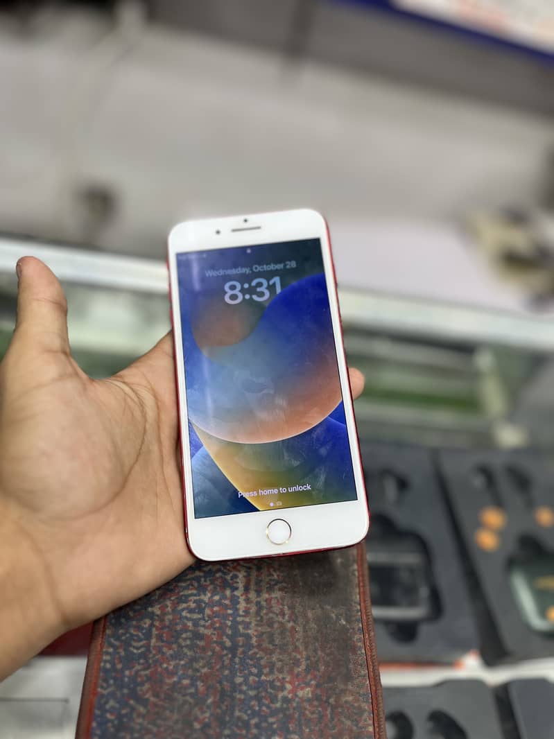 Apple iPhone 8 Plus 1