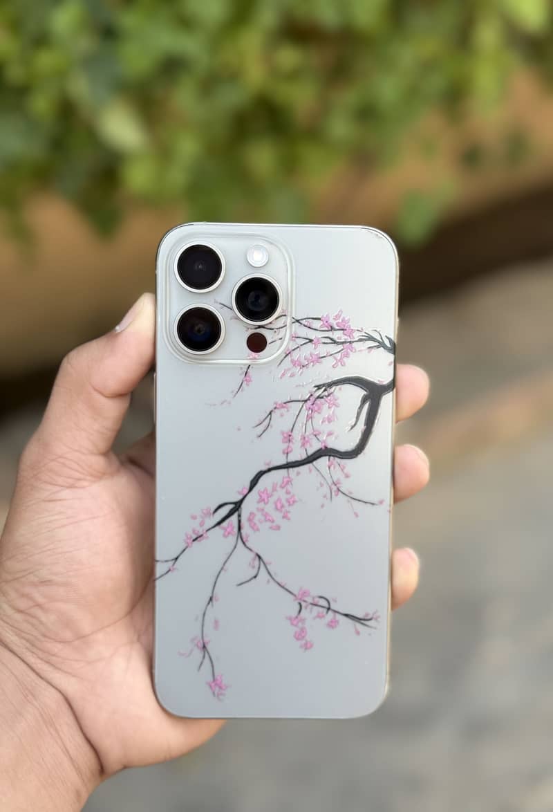 Apple iPhone 15 Pro Max 0