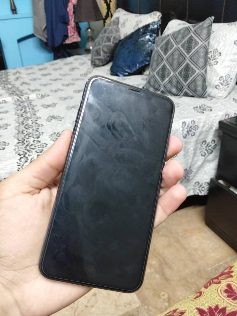 Apple iPhone 11 Pro Max 1