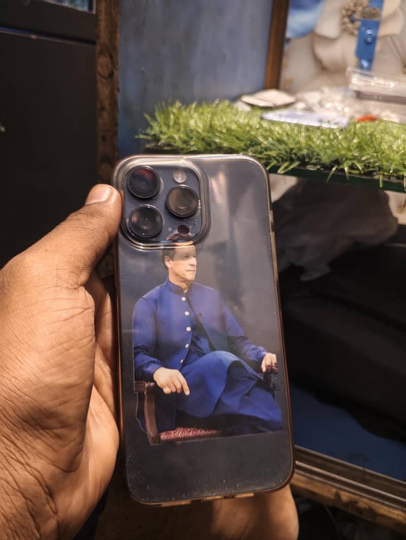Apple iPhone 15 Pro Max 0