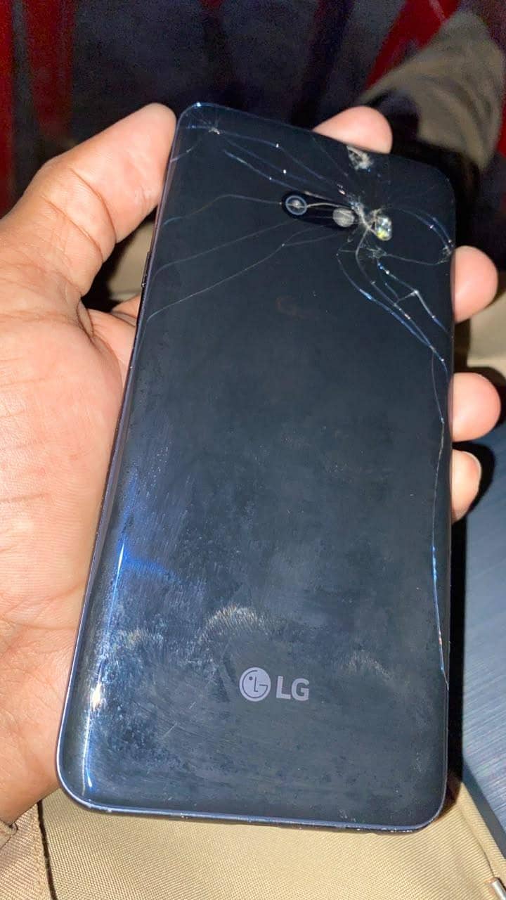 LG G8X ThinQ 3