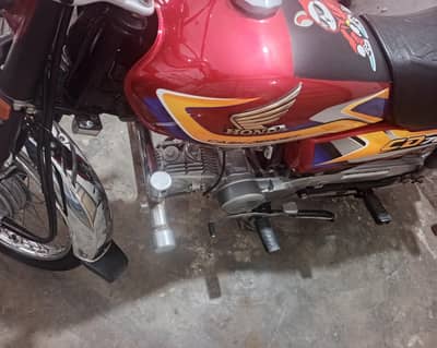 Honda CD 70 2025