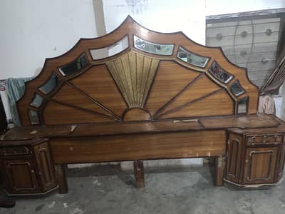 Bed set’ daresing table
