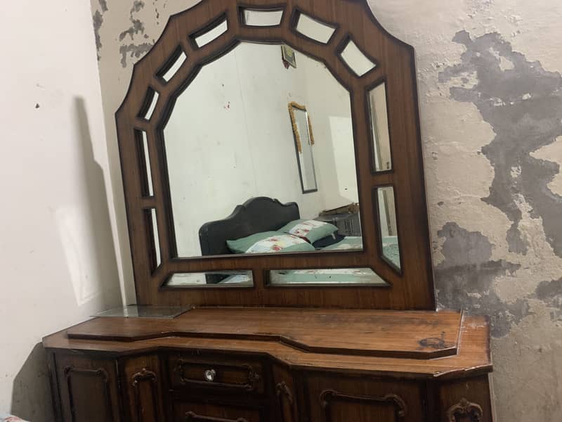 Bed set’ daresing table 1