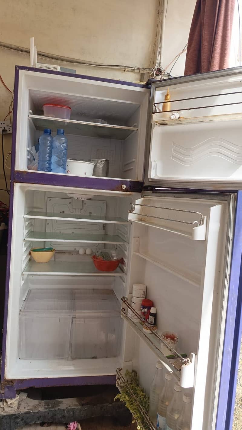 Well condition Refrigerator 1