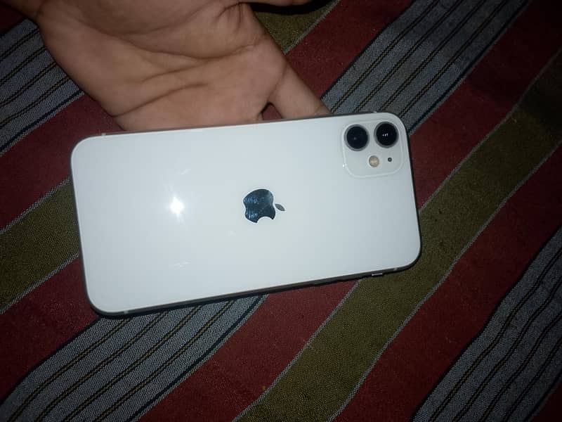Apple iPhone 11 0
