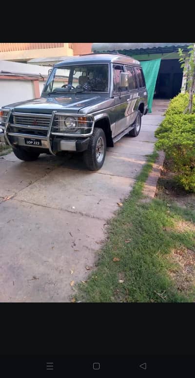 Mitsubishi Pajero 1988