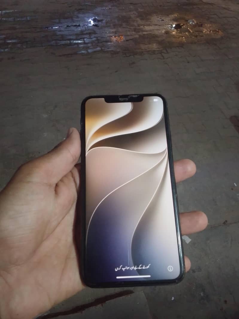 Apple iPhone 11 Pro Max 1