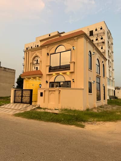 6.5 Marla Corner House For Sale | 3 Bedroom | Attached Bathrooms | Prime Location | Ideal Family Home