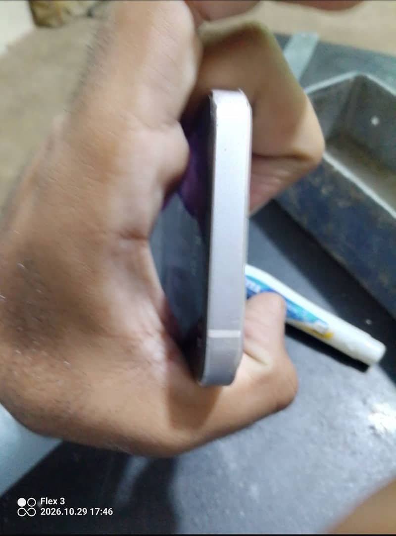 Apple iPhone 13 1