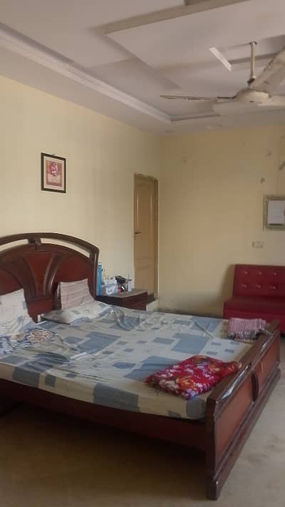15 Marla Upper Portion For Small Family ( Small Family Is Also Living On 3rd Portion )