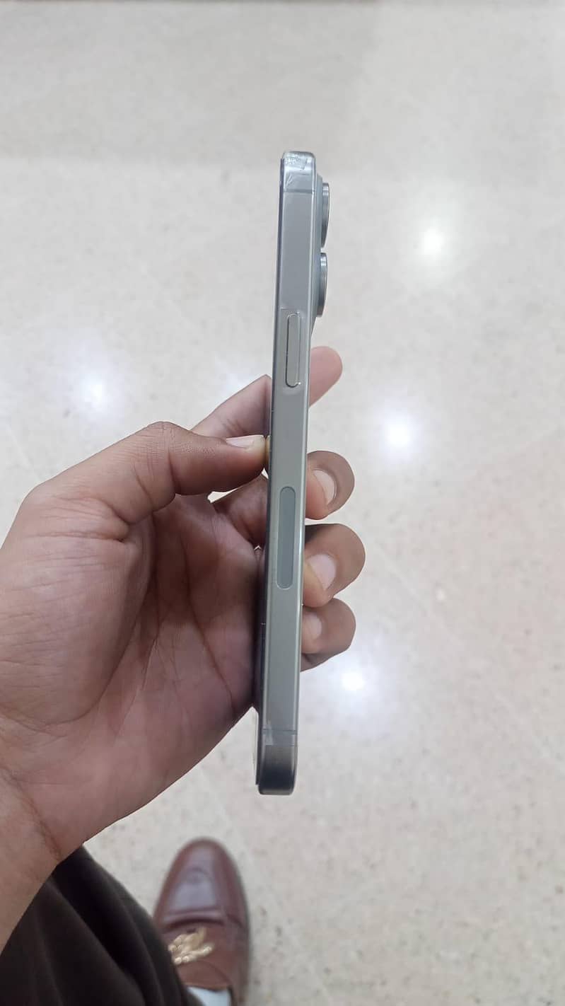 iPhone 15 Pro Max JV 1