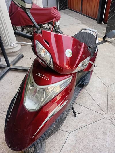 scooty 100cc red color model 2021. no work required. 0333 4905007