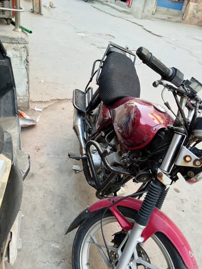 Suzuki GS 150
