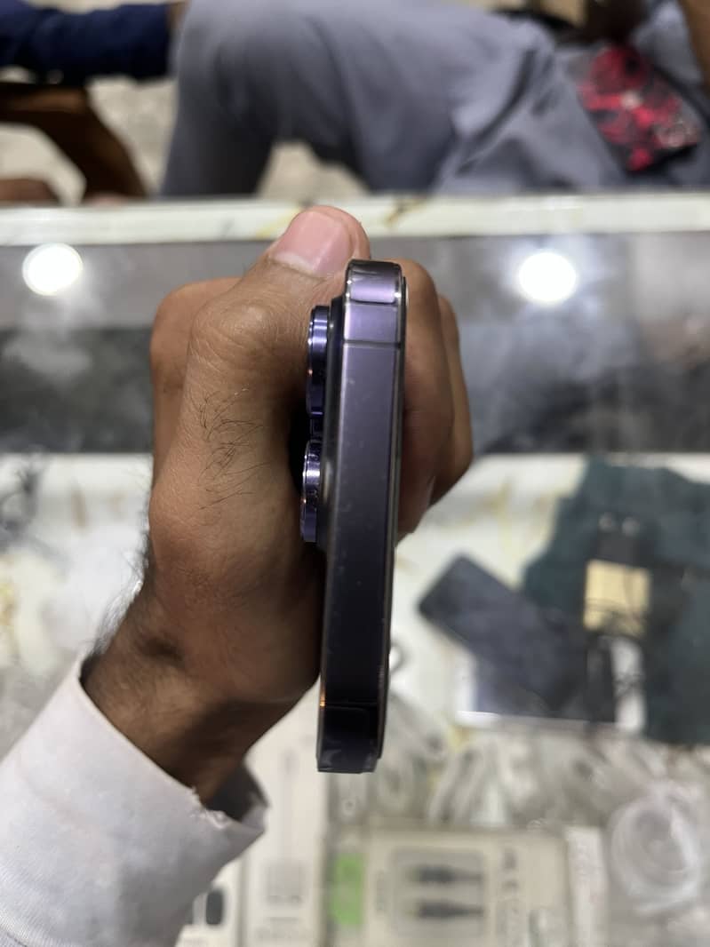 Apple iPhone 14 Pro 1