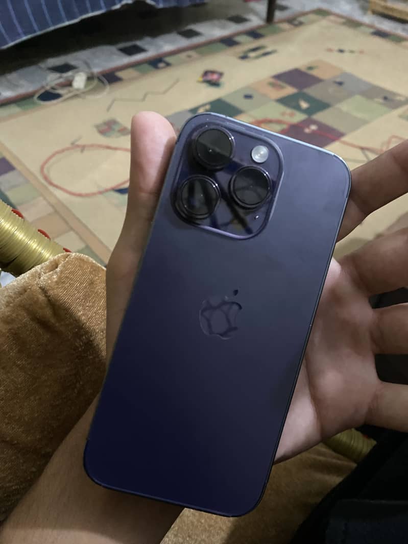 Apple iPhone 14 Pro 0