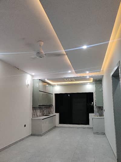 B17 Block F 5 Mrla Brand New Ground Portion For Rent Top Location Uper Bhi Availbe Ha