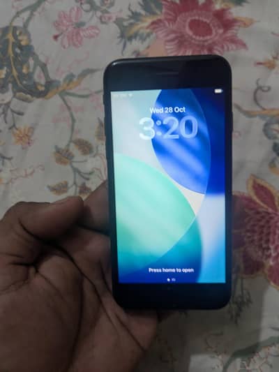 Apple iPhone SE