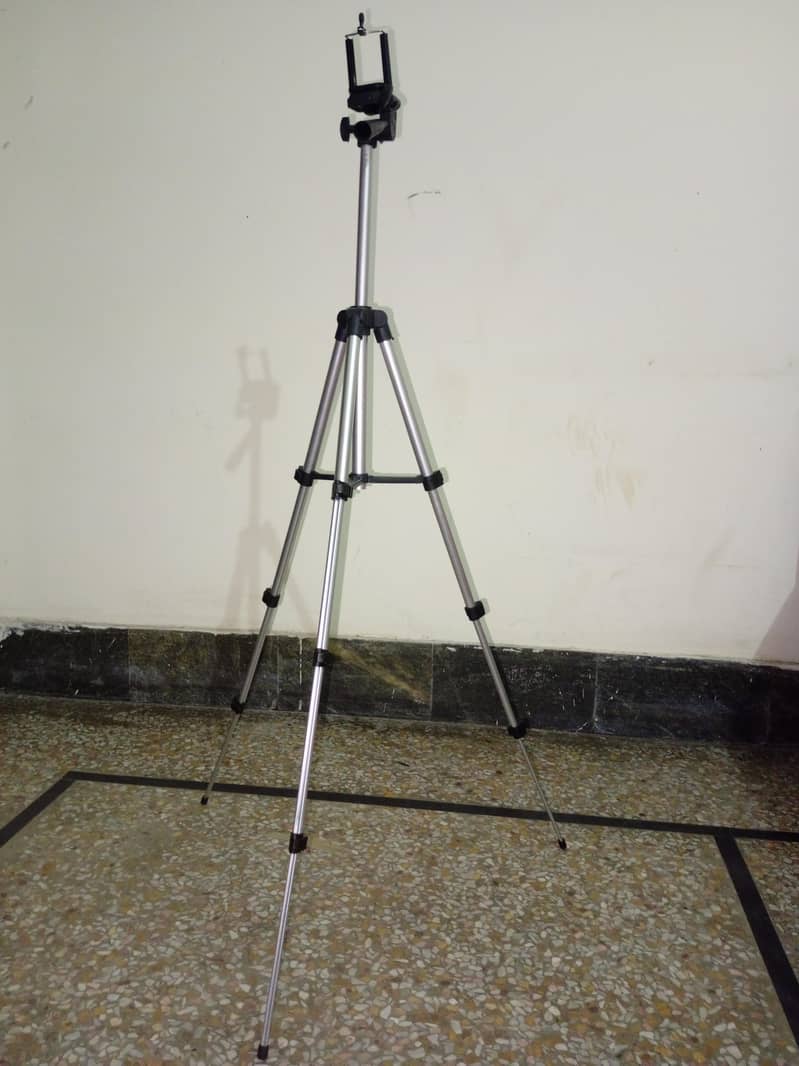 Mobile Stand 3