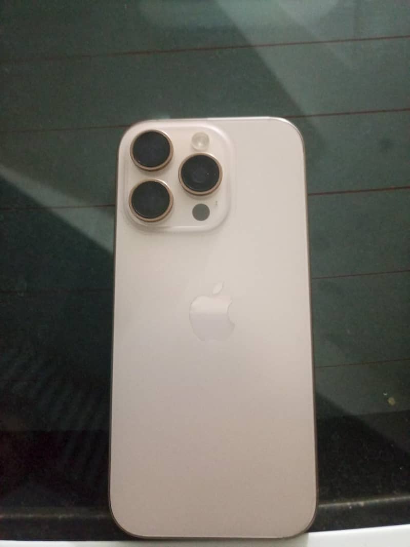 Apple iPhone 16 Pro 0