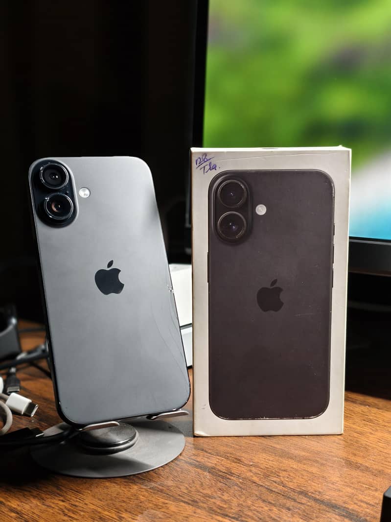 Apple iPhone 16 (Read Description) 0