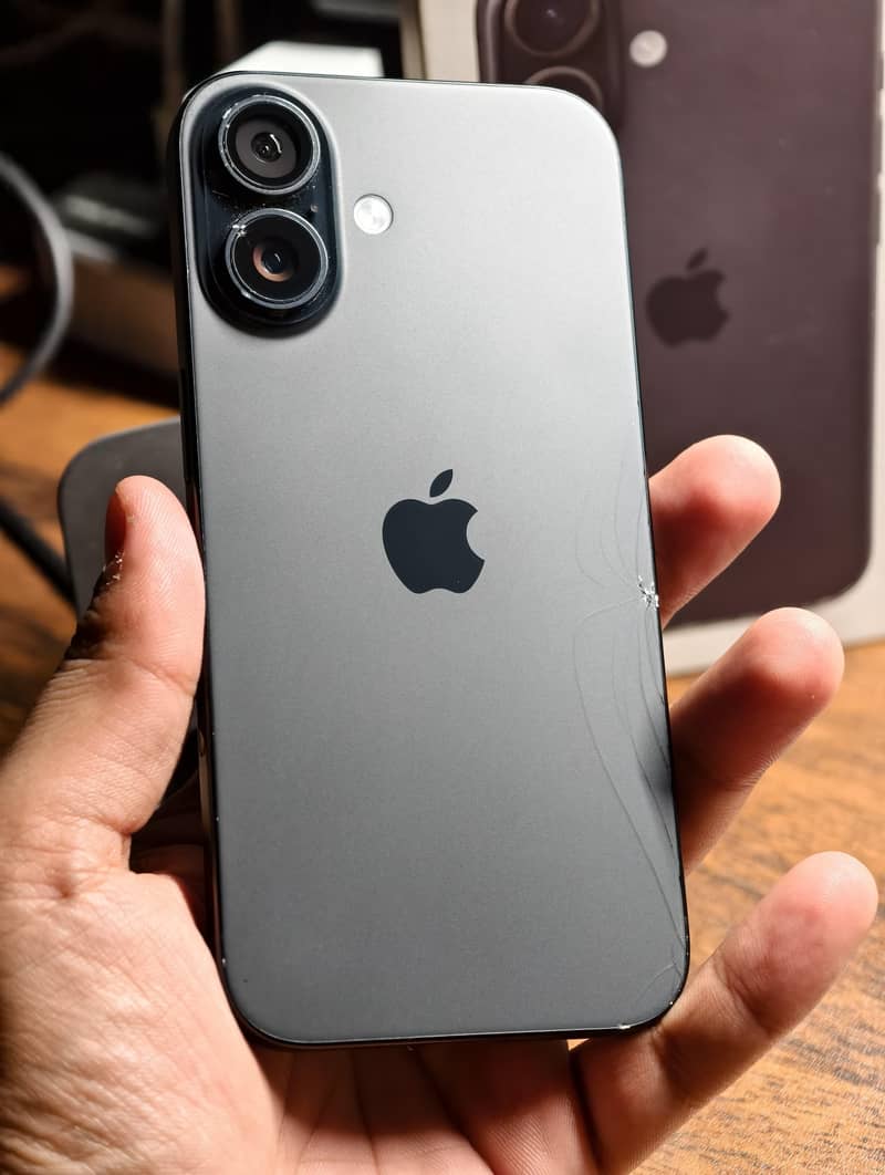 Apple iPhone 16 (Read Description) 5
