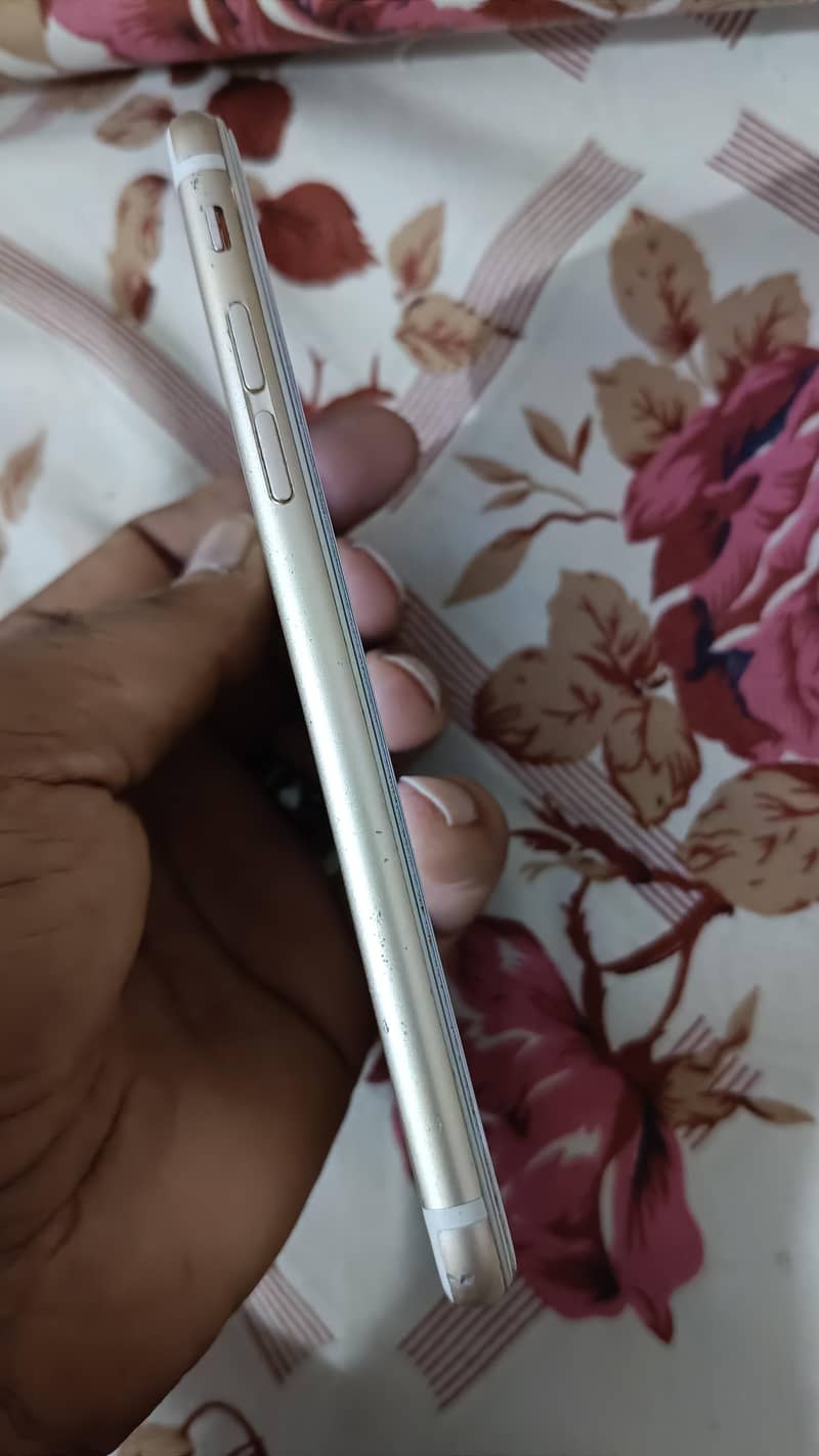 Apple iPhone 6S 1