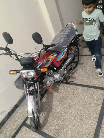 brand new 2027 model sticker APL 4