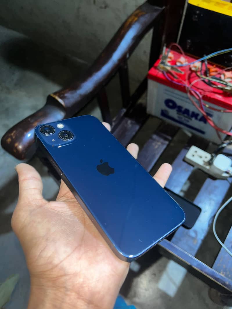 Apple iPhone 13 1