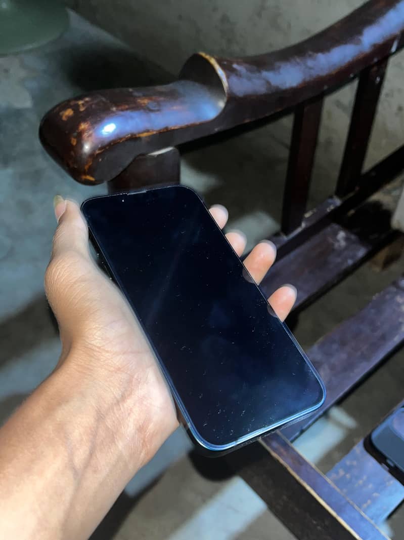 Apple iPhone 13 3