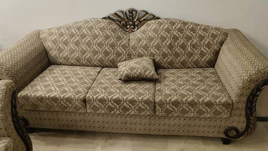 sofa set 3.2. 1 available. . . urgent sale