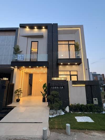 Architect-Designed 5 Marla Brand New House with Grand Entrance