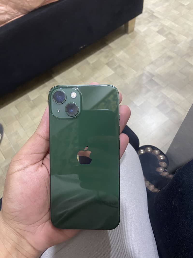 Apple iPhone 13 4