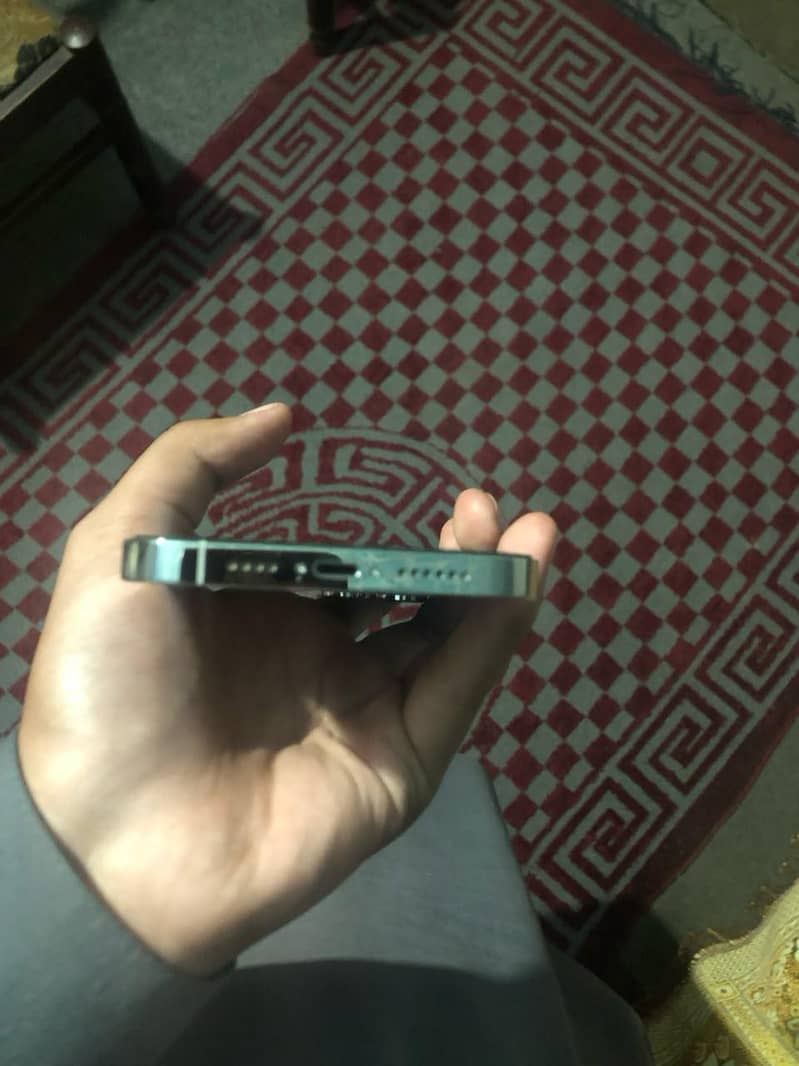 Apple iPhone 14 Pro Max 1