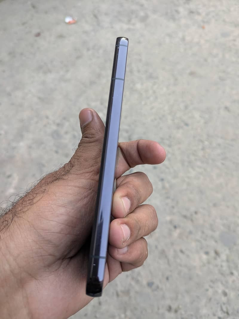 Samsung s22 4