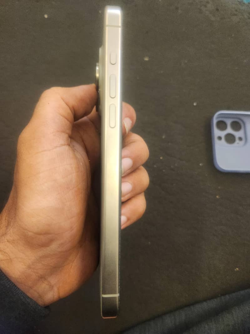 Apple iPhone 15 Pro Max 5