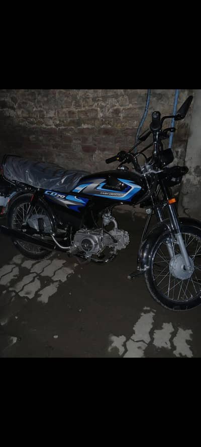 Honda 70 new . . only 18 km running serious buyer contact only