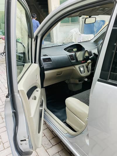 Daihatsu Move 2016