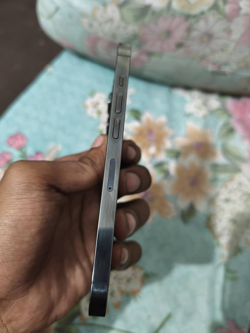 Apple iPhone 13 Pro 1