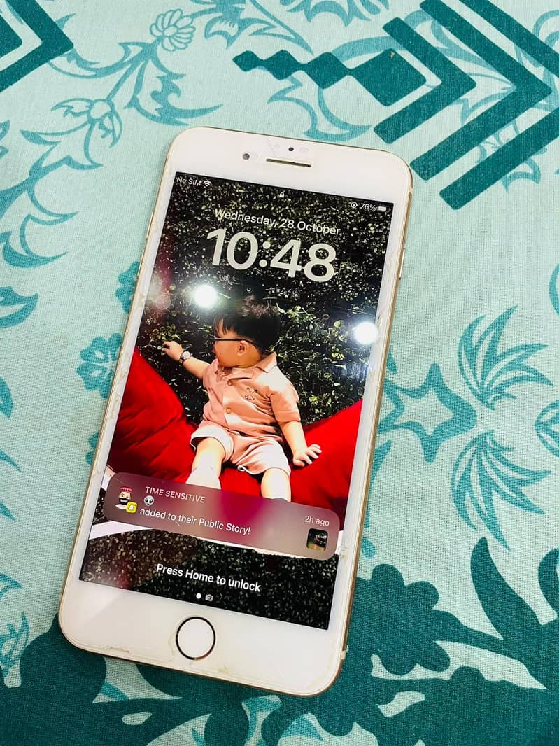 Apple iPhone 8 Plus 0